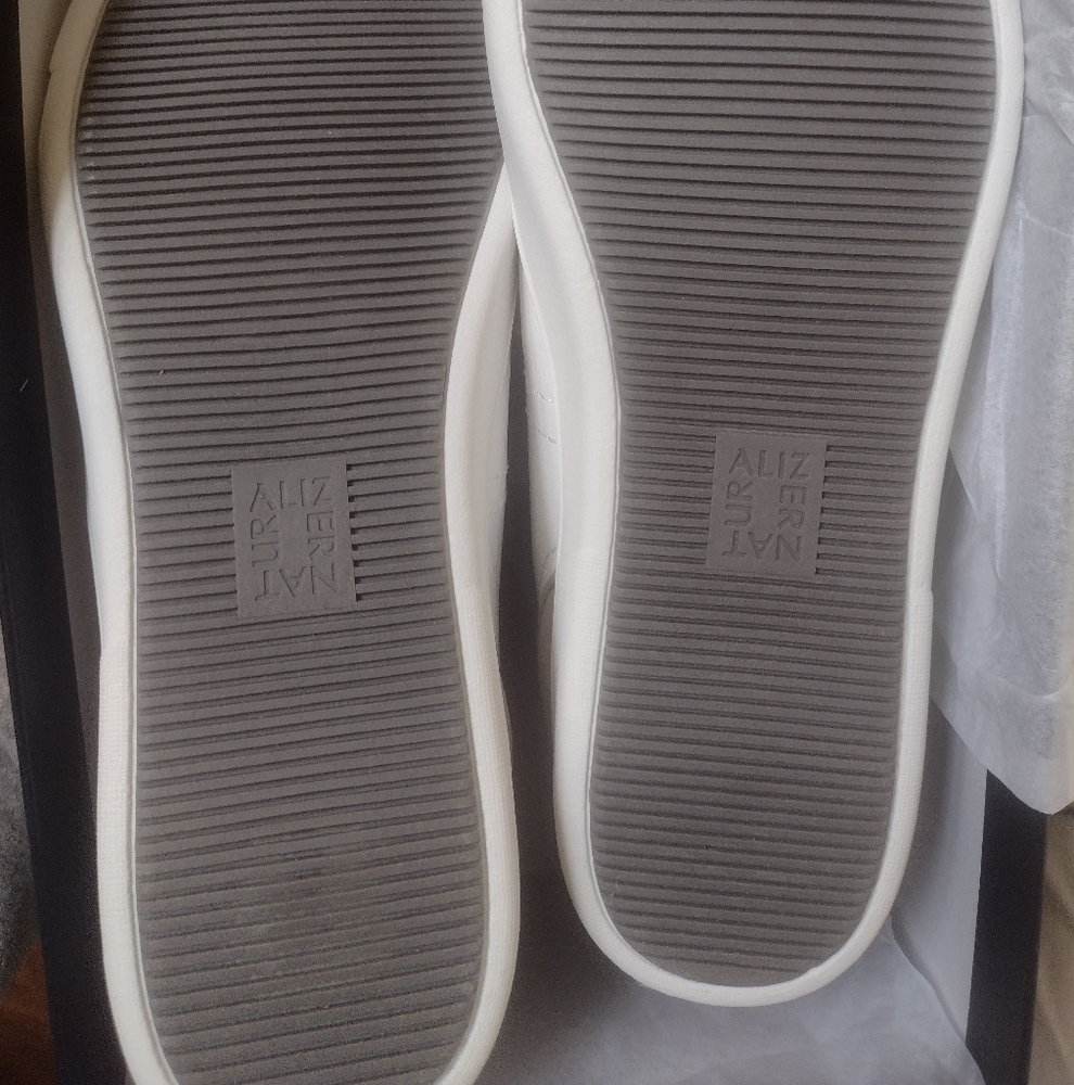 Naturalizer Morrison leather fashion white sneakers, 10 Wide, good condition - Picture 16 of 16